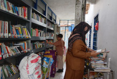 Ruang Baca Perpustakaan Prabumulih Sedang Direhab, Pengunjung Hanya Bisa Meminjam Buku
