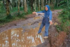 Jalan Rusak 19 Tahun, Warga Banyuasin: “Kami Juga Butuh Perhatian!