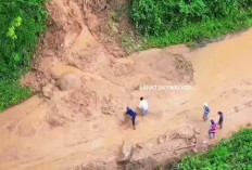 Akses Pagaralam–Lahat Tertutup Longsor, Warga dan Petugas Kerja Keras Bersihkan Jalan