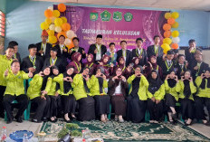 MTs Amal Bakti Prabumulih Bagikan SKL Sekaligus Perpisahan