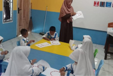 Seru dan Edukatif, TK IT Shoutul Quran Latih Motorik Halus Anak Lewat Meronce