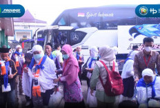 368 Jemaah Haji OKU Timur Pulang Selamat, Satu Jemaah Berpulang saat Terbang