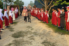 SDIT Al Malik MPLS Siswa Baru dengan Cara Unik, Disambut Kakak Kelas  - Terbangkan Balon di Kolam Renang 