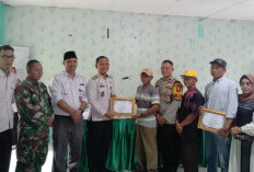 Kelurahan Wonosari Prabumulih Bagikan SK Ketua RT, 2 Wajah Baru: Lurah Beri Apresiasi  RT Purna Tugas