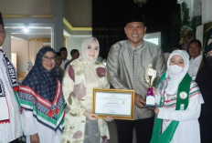 198 Santri Ishlahul Ummah Diwisuda, Wawako Prabumulih: Hafalan Al-Qur’an Adalah Penjaga Karakter di Era Digita