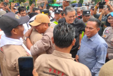 Aksi Damai FKPP Berjalan Kondusif, Polres Prabumulih Lanjutkan dengan Aksi Bersih-Bersih