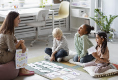 8 Langkah Efektif Mengajari Anak Membaca (Plus Tips Tambahan untuk Orang Tua)