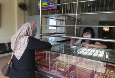 Harga Emas Tinggi, Warga Berbondong-Bondong Jual Perhiasan 