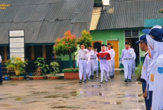 Bangun Budaya Komunikasi Santun: SMP YPS Prabumulih Edukasi Siswa Etika Menghubungi Guru via WhatsApp