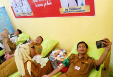 Wawako - Puluhan Warga Donor Darah di RSUD