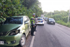 Hindari Jalan Berlubang, Dua Mobil Adu Kuat di Karangan Prabumulih, 6 Orang Termasuk 2 Anak Terluka