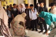SMPN 3 Prabumulih Salurkan Tali Asih Pada Siswa