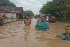 Rumah Terendam, Warga Muratara Rayakan Pergantian Tahun Baru 2024 di Atas Banjir Luapan