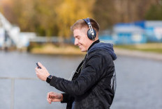 Sering Pakai Headset Volume Tinggi? Risiko Gangguan Pendengaran Mengintai