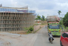 Pemasangan Balok Jembatan Tol Palembang–Betung Ditarget Rampung 2 Hari, Lalu Lintas Berlaku Buka Tutup