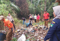 Bersihkan Sampah di TPS Liar, Kelurahan Tebing Tanah Puteh Gandeng Perkim Turunkan Alat Berat