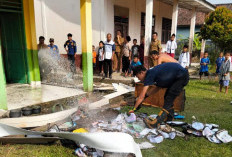 Kebakaran Hanguskan Ruang Kelas SDN 71 Prabumulih, Saat Pembagian Seragam Gratis
