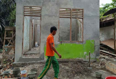 Peringatan HAB, Kantor Kemenag OKI Bedah Rumah Pramu Kantor