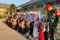 Babinsa Masuk Sekolah : Beri Motivasi Siswa hingga Pesan Jaga Kesehatan Tak Jajan Sembarangan 