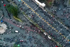 Aksi Demo Besar Picu Gejolak Politik dan Ekonomi