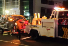 Kecelakaan di Flyover Polda Sumsel: Mobil Pickup Pengangkut Sayur Tabrak Pembatas