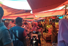 Pasar Ramai, Lapak Ayam Diserbu 