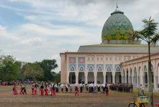 Tiga Sekolah Kolaborasi: Latihan Gerak Jalan, Bermarkas di Islamic Center 