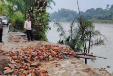 Longsor Dini Hari, Rumah Warga Rami Pasai Amblas ke Sungai Lematang