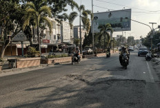 Jalan Sudirman Prabumulih Makin Banyak Lubang, Warga Desak Pemkot Segera Lakukan Perbaikan