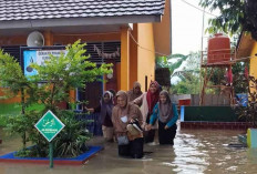 Bukan Hanya rumah Warga, Kebanjiran di Prabumulih Juga Masuk Sekolah 