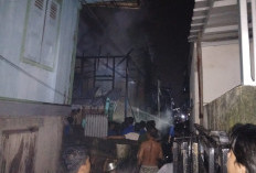 Kebakaran Hebat di 5 Ulu Palembang, Rumah Penjaga Malam Ludes Terbakar