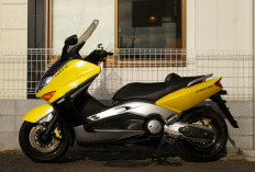 Perbandingan Yamaha TMAX vs Yamaha XMAX 250, Motor Matic Premium vs Motor Matic Populer