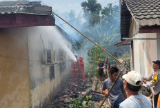 ﻿Kebakaran Hebat Hancurkan Mess PT MUM di Muara Enim, Kerugian Material Besar