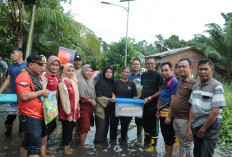 Warga Desa Jungai yang Terdampak Banjir Terima Bantuan dari Pemkot Prabumulih 