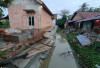 Talud Sungai Kelekar di Prabumulih Ambruk Lagi Usai Hujan Deras, Warga Khawatir Rumah Roboh