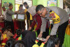 Polres Prabumulih Bagikan Makanan Sehat di Dua Sekolah, Program Jumat Berkah Si Limas