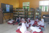 Guru SDN 73 Prabumulih Ciptakan Suasana Belajar Menyenangkan dengan Tv Plat
