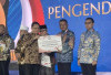 Inflasi Terkendali, Wali Kota Prabumulih Raih Penghargaan dari Mendagri