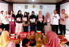 Upaya Tekan Stunting Sejak Dini, Pemdes Rambang Senuling Salurkan Bantuan Gizi untuk Balita - Ibu Hamil