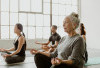7 Manfaat Yoga yang Bikin Hidup Lebih Sehat dan Bahagia