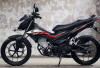 Honda Sonic 150R vs Yamaha MX King 150, Mana Motor Sport Harian Terbaik?