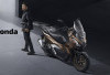 Motor Petualang Beda Karakter, Begini Spesifikasi Honda ADV160 Vs PCX160